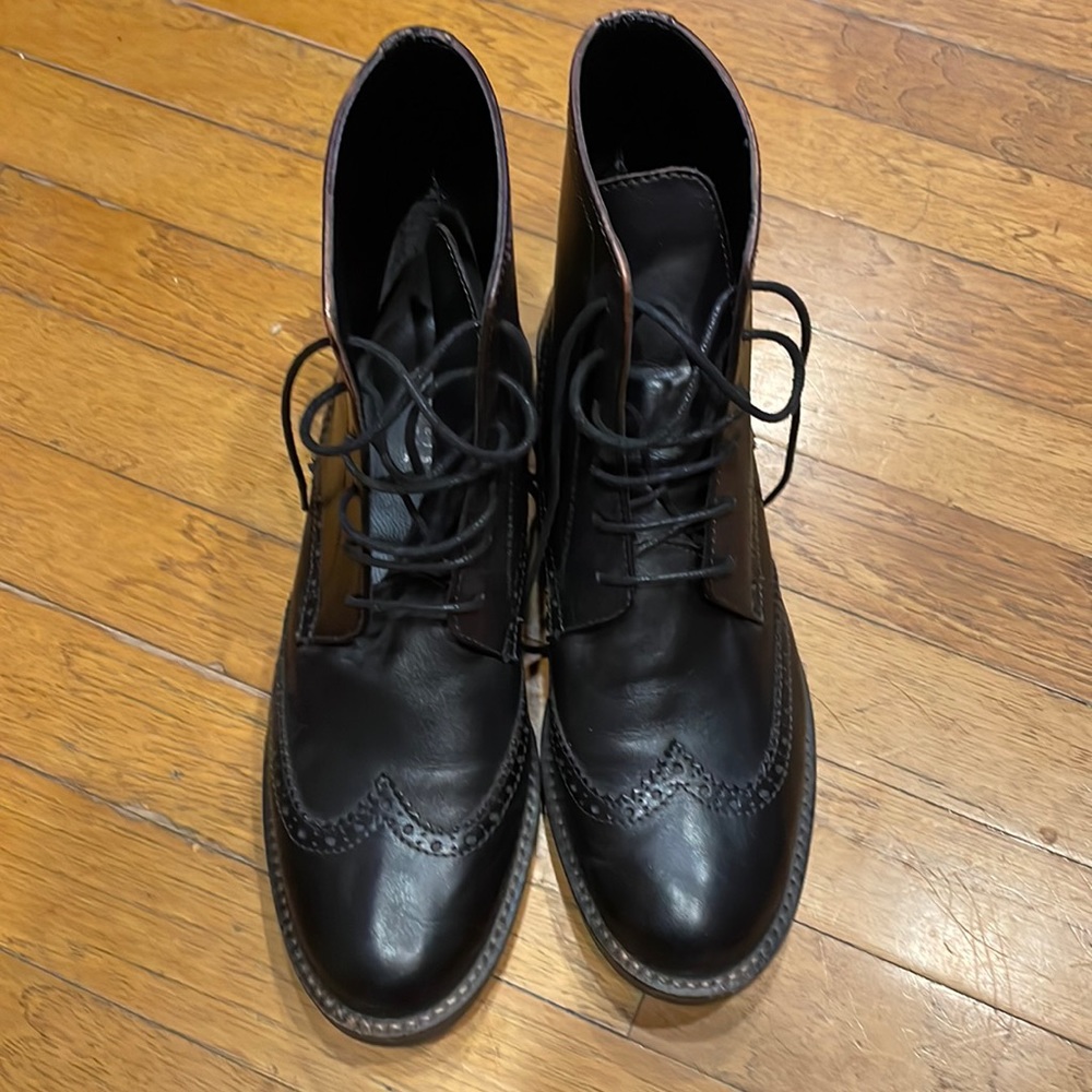 Chelsea boot by Barney’s New York